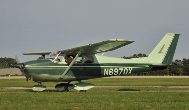 Cessna Skyhawk (N6970X) - Airventure 2017