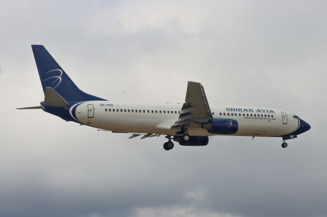 Boeing 737-800 (EK-SHD)
