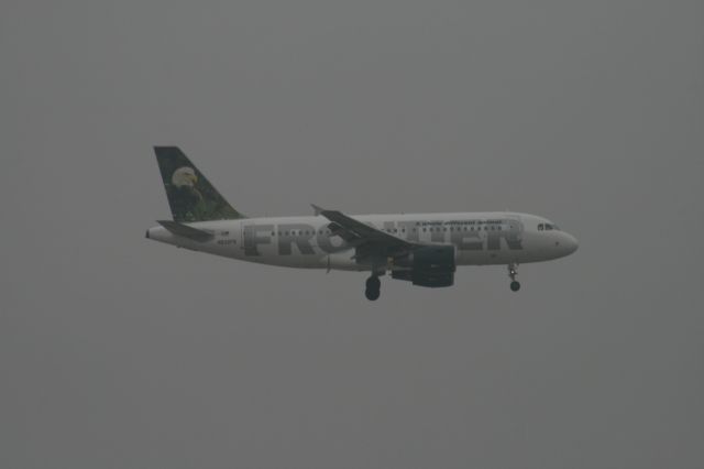 Embraer 170/175 (N932FR)