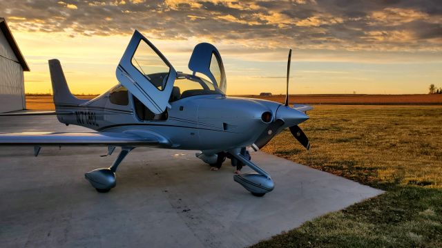 Cirrus SR-22 (N718CL) - Getting ready for early morning flight in North Dakota