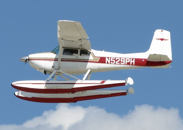 Cessna Skywagon 180 (N529PH) - At AirVenture 2016.