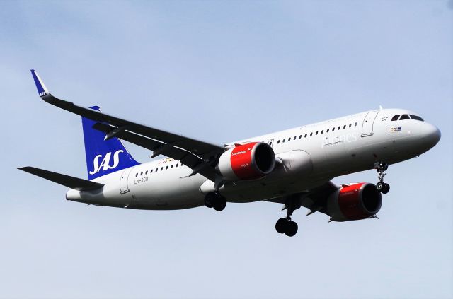 Airbus A320 (LN-RGM)