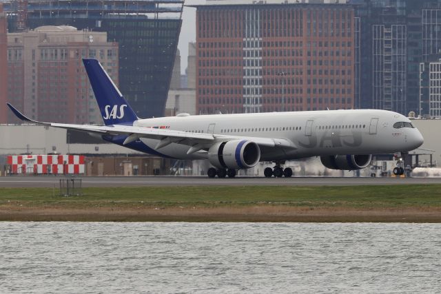 Airbus A350-900 (SE-RSE) - 'Scandinavian 927' from Copenhagen landing on 4R