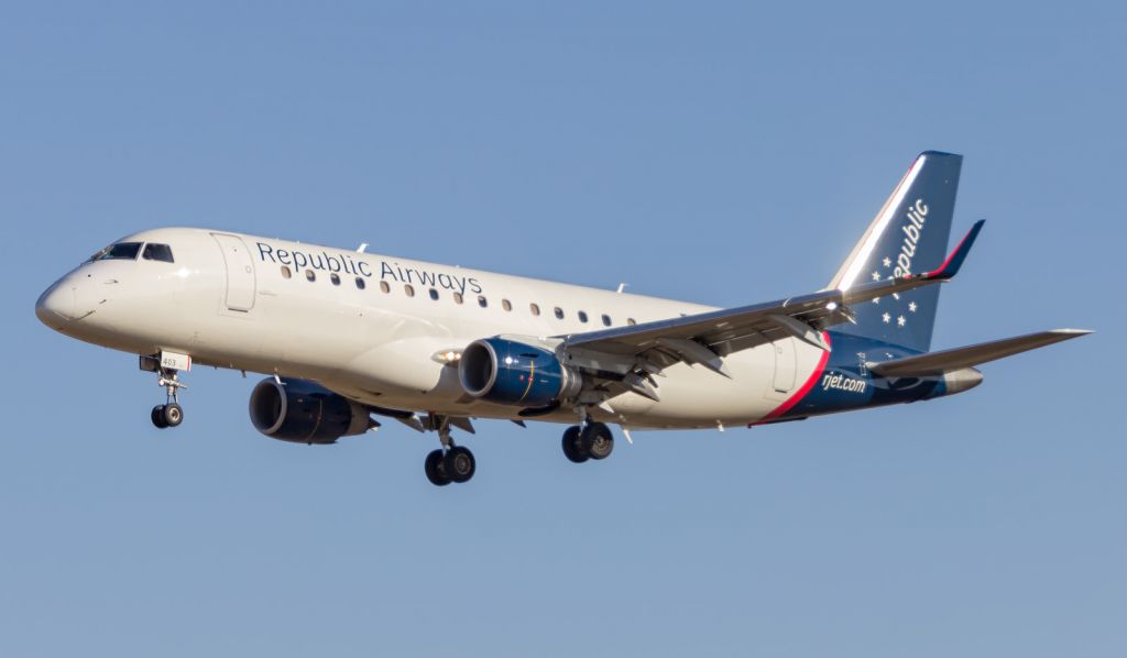 Embraer ERJ 175 (N403YX) - Republic Airways coming into KSBN as a charter service.