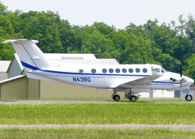 Beechcraft Super King Air 350 (N43BG) - At Downtown Shreveport.