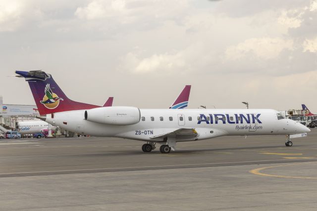 ZS-OTN — - Standning on the platform in JNB