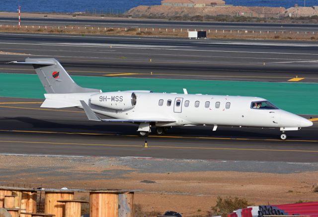 Learjet 45 (9H-MSS)