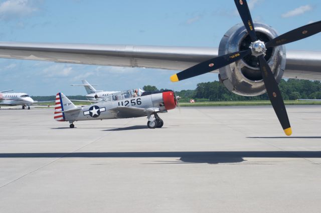 Cessna Skyhawk (N2861G) - T-6 returns