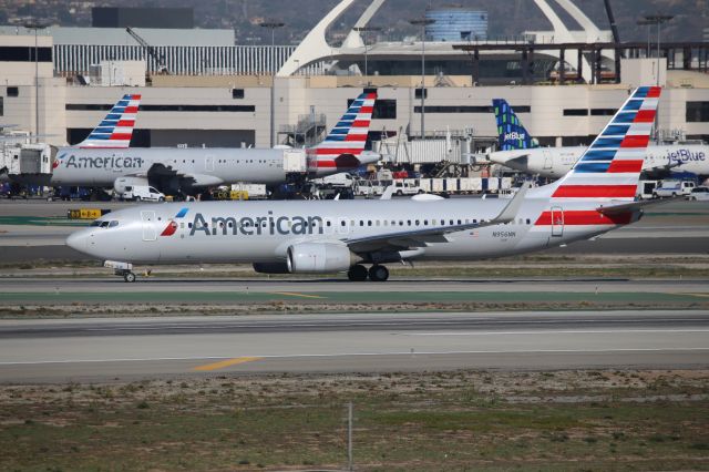 Boeing 737-800 (N956NN)