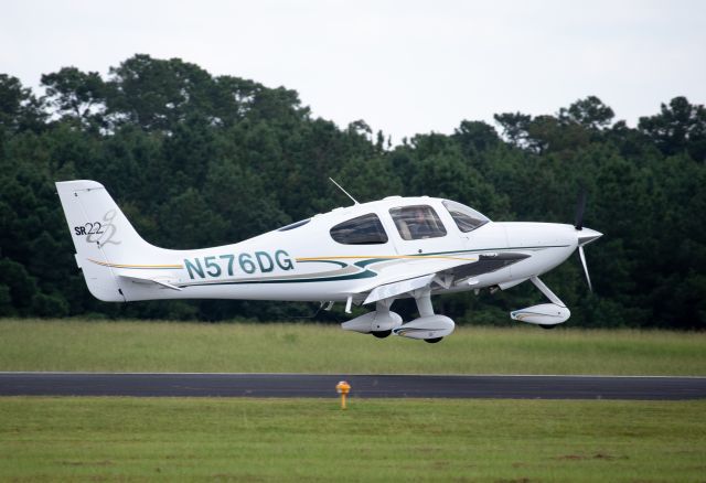 Cirrus SR-22 (N576DG)