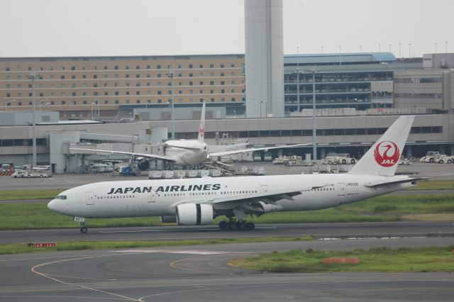 Boeing 777-200 (JA010D)