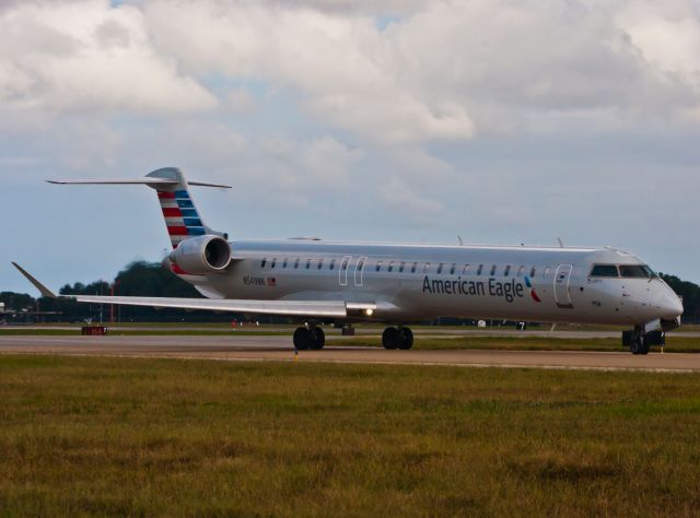 Canadair Regional Jet CRJ-900 (N549NN)