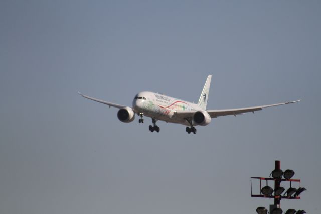 Boeing 787-9 Dreamliner (XA-ADL) - FINAL APPROACH 27 MMTJ