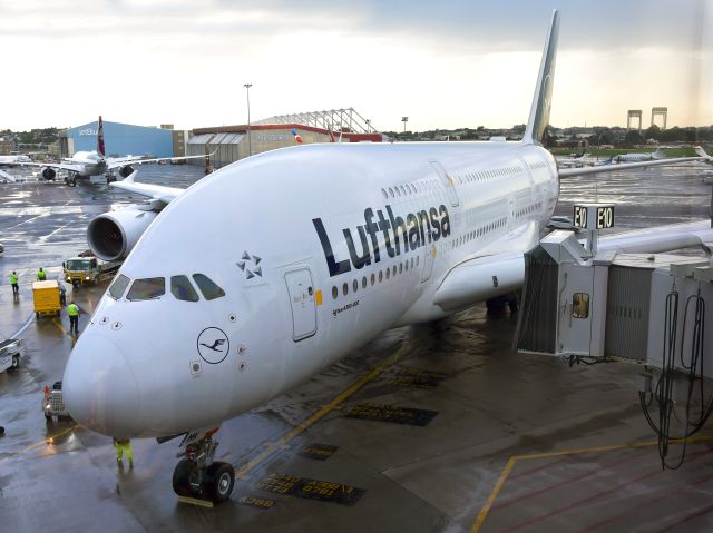 Airbus A380-800 (D-AIMH) - Lufthansa Airbus A380-841 D-AIMH in Boston