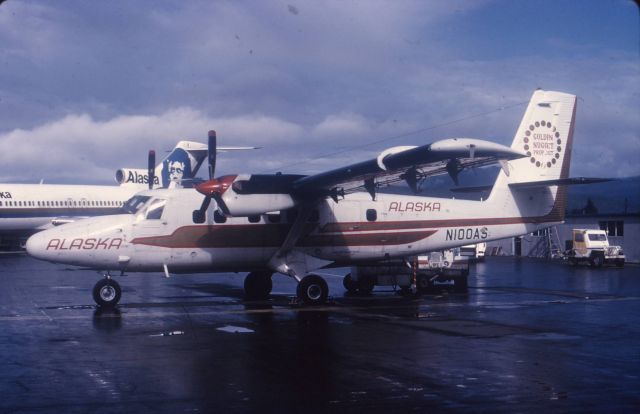 De Havilland Canada Twin Otter (N100AS)