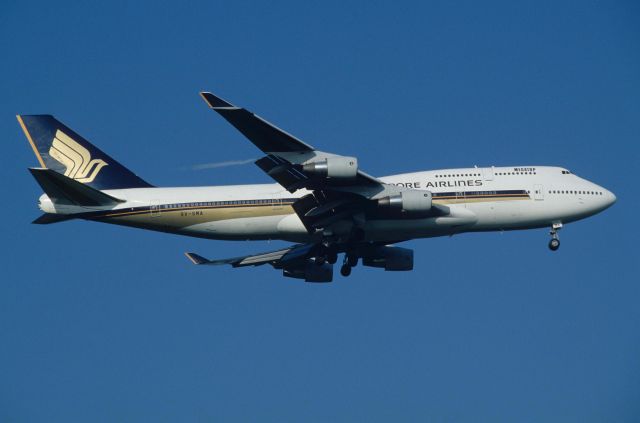 Boeing 747-400 (9V-SMA) - Final Approach to Narita Intl Airport Rwy34L on 1997/07/21