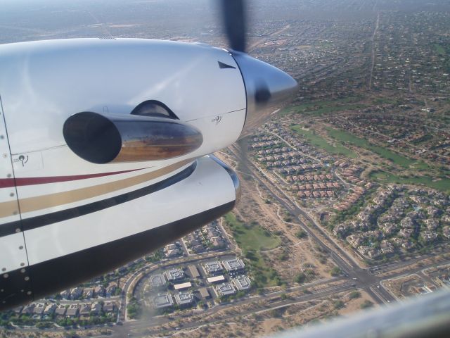 Beechcraft Super King Air 300 (N404EW)