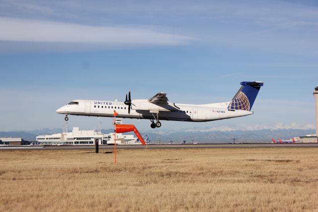 de Havilland Dash 8-400 (N214WQ) - 10-28-2015