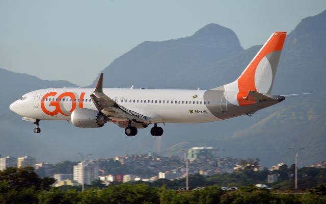 Boeing 737-700 (PR-XMU)