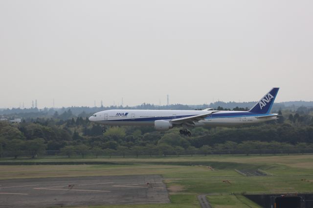 BOEING 777-300 (JA785A)