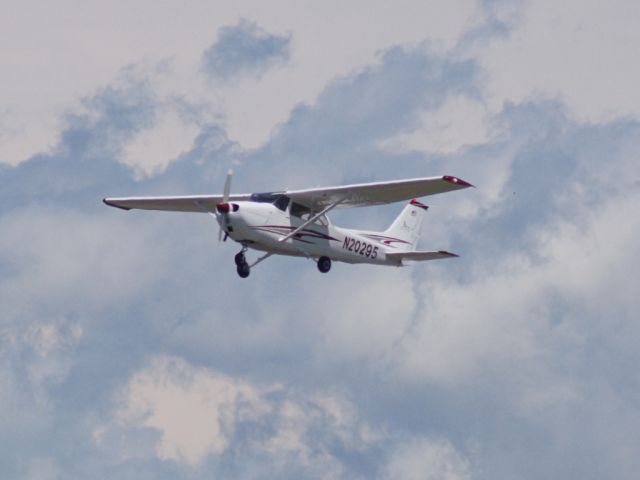 Cessna Skyhawk (N20295) - Saratoga County Airport on July 10,2017