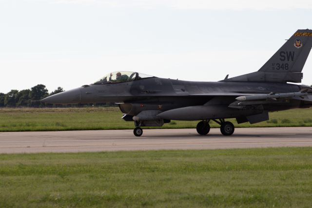 Lockheed F-16 Fighting Falcon —