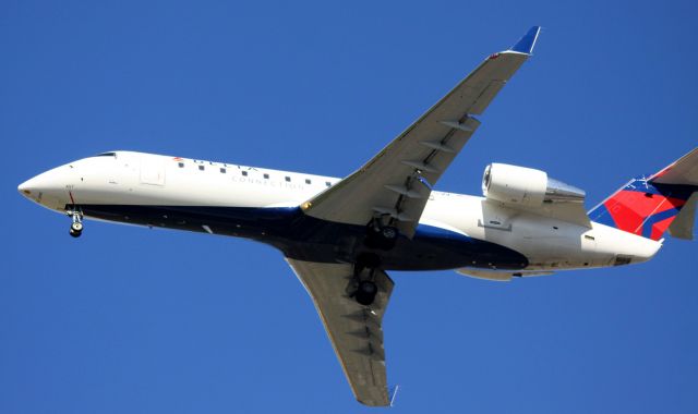 Canadair Regional Jet CRJ-200 (N457SW) - Operating as DELTA CONNECTION, arrival to 30L from KSLC,  09-15-2015