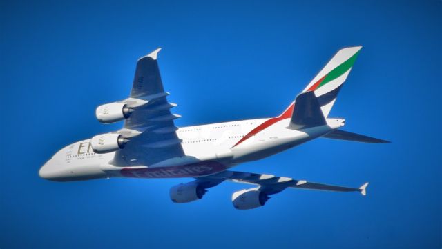Airbus A380-800 (A6-EOG)