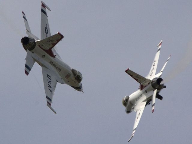 Lockheed F-16 Fighting Falcon —
