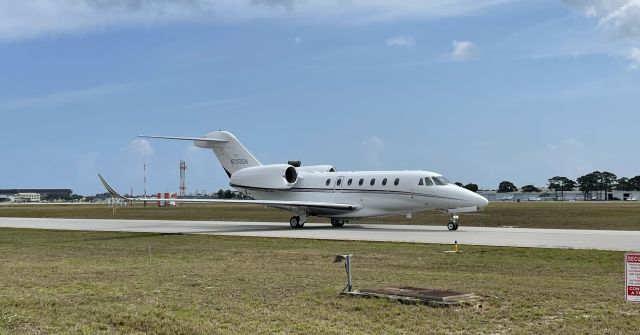 Cessna Citation X (N700SW) - Operated by Discovery Jets Charter.sales@discoveryjets.com