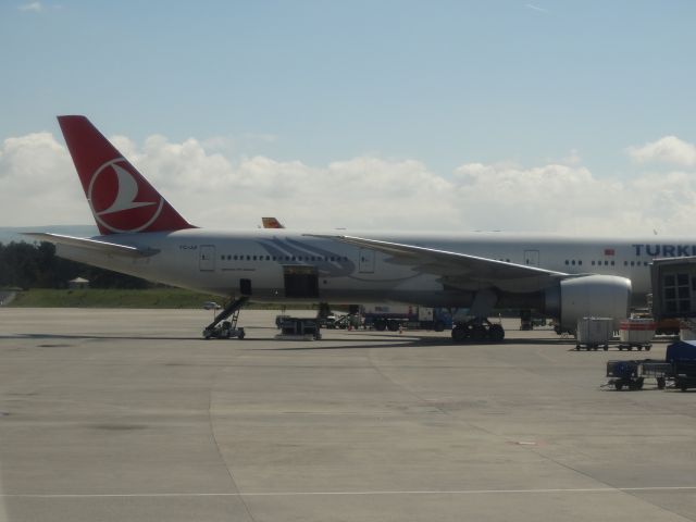 Boeing 777-200 (TC-JJI)