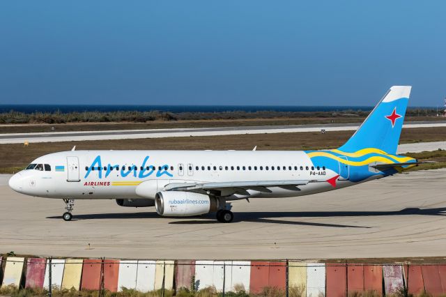 Airbus A320 (P4-AAD)