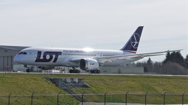 Boeing 787-8 (SP-LRC) - BOE272 on its takeoff roll on runway 34L for a flight test on 3/25/13. The aircraft is using temp reg #N1791B. (LN:86 cn 35940).