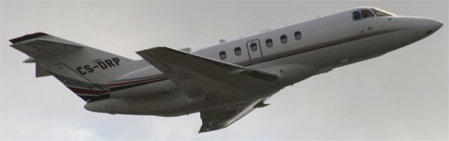 Hawker 800 (CS-DRP) - Departing 23R.