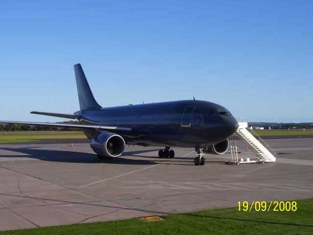 Airbus A310 — - Canadian Forces Airbus 310 tail #15001