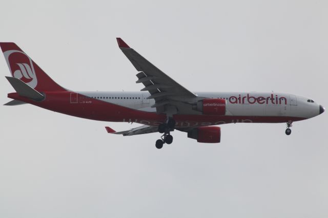 Airbus A330-200 (D-ALPD)