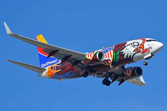 Boeing 737-700 (N918WN) - Southwest 737-7H4 N918WN Illinois One at Phoenix Sky Harbor on December 24, 2017.