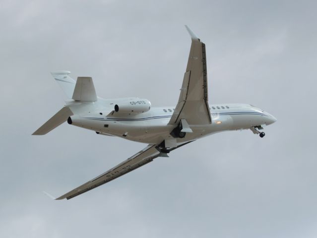 Dassault Falcon 7X (CS-DTS)