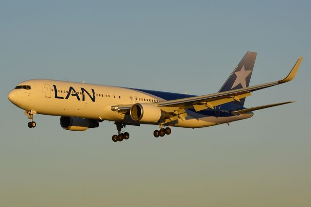 BOEING 767-300 (CC-BDC)