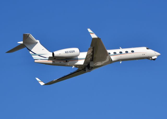 Gulfstream Aerospace Gulfstream V (N510SR) - RELATED ADVISORY CO LLC (NFL Miami Dolphins owner) at KCLT - 5/24/16