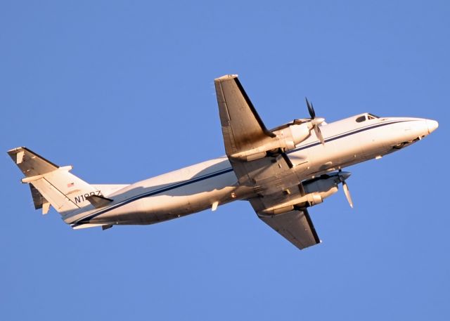 Beechcraft 1900 (N19RZ)