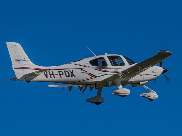 Cirrus SR-20 (VH-PDX) - VH-PDX departing Bankstown for a city flight 