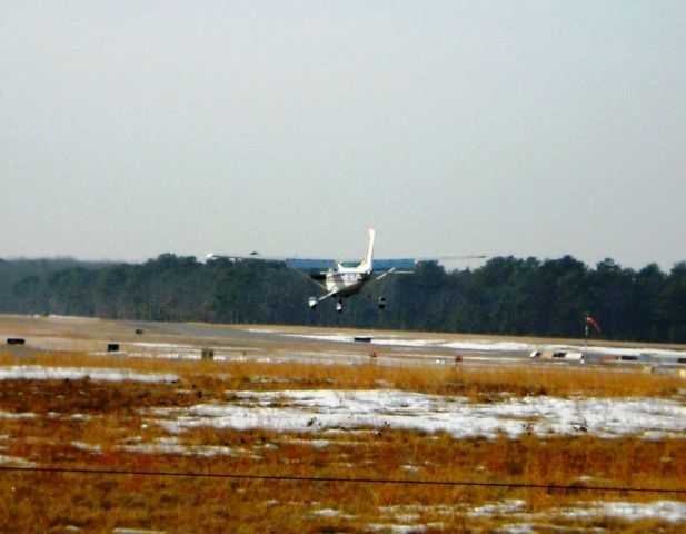 Cessna Skyhawk — - T