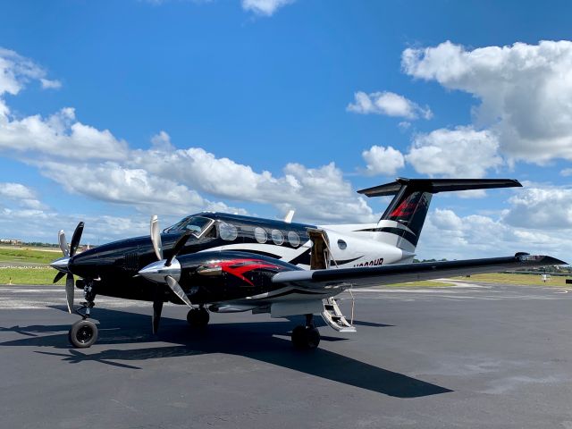 Beechcraft King Air 90 (N823HB)