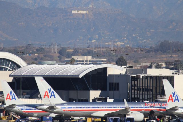 Boeing 757-200 (N691AA)