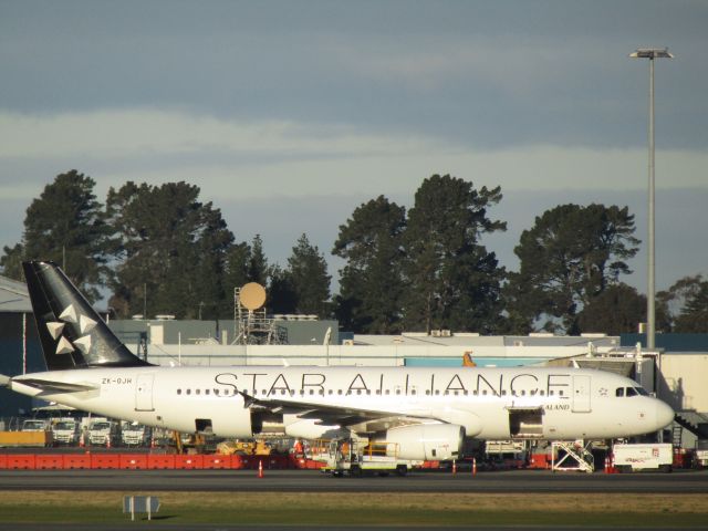 Airbus A320 (ZK-OJH)