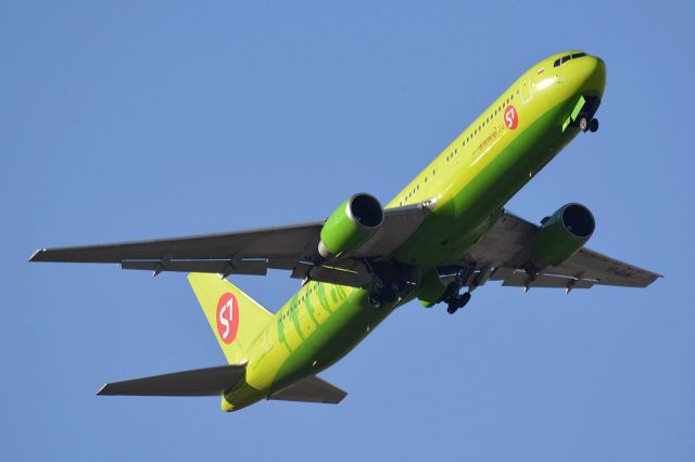 BOEING 767-300 (VP-BVH)