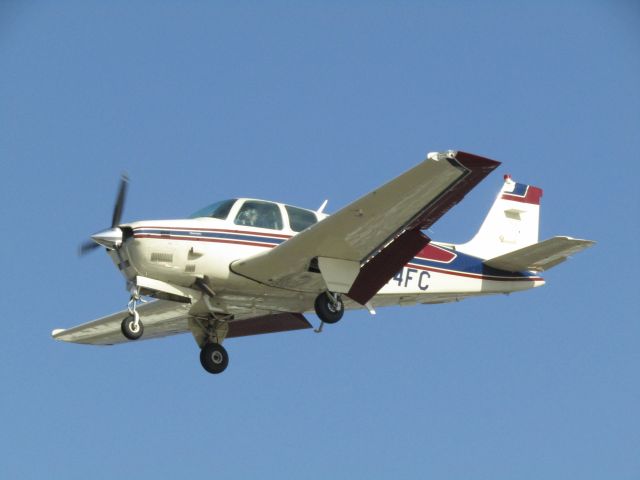 Beechcraft Bonanza (36) Turbo (N444FC) - Landing RWY 24