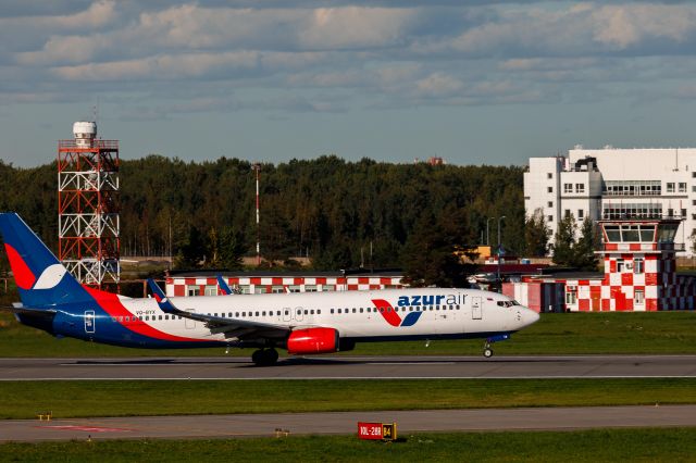 Boeing 737-700 (VQ-BYX)