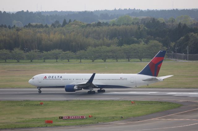 BOEING 767-300 (N1201P)